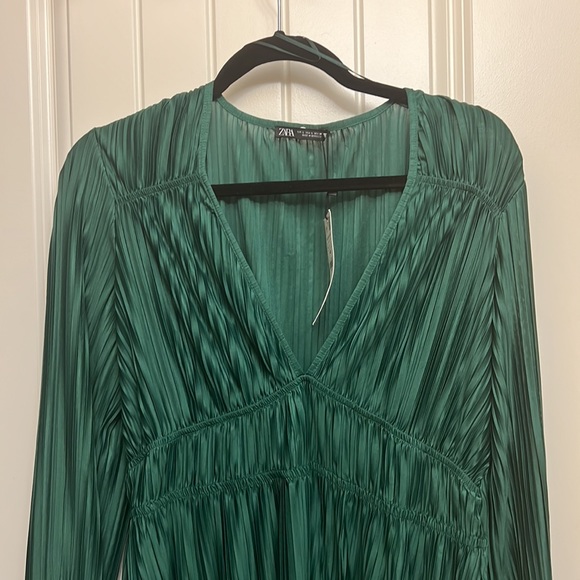 Zara Green V-neck Dress - Picture 2 of 7